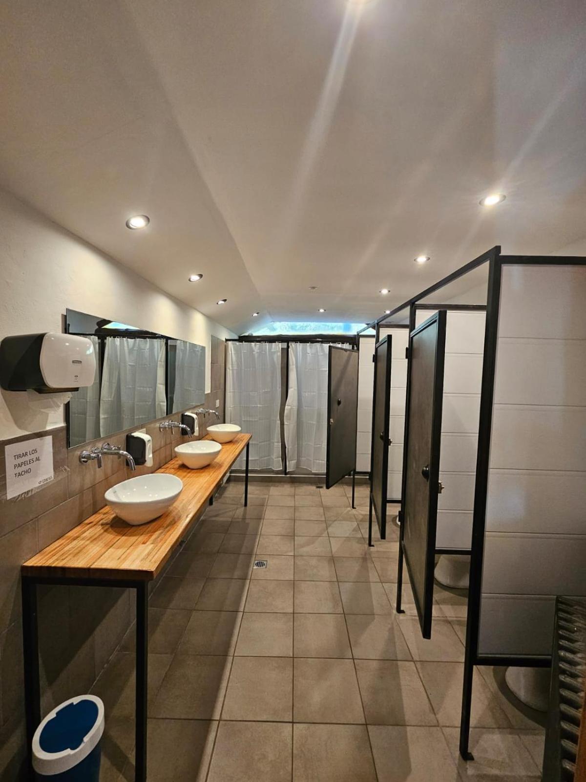 סן קרלוס דה ברילוצ'ה Hostel Capsula Refugio Oeste מראה חיצוני תמונה
