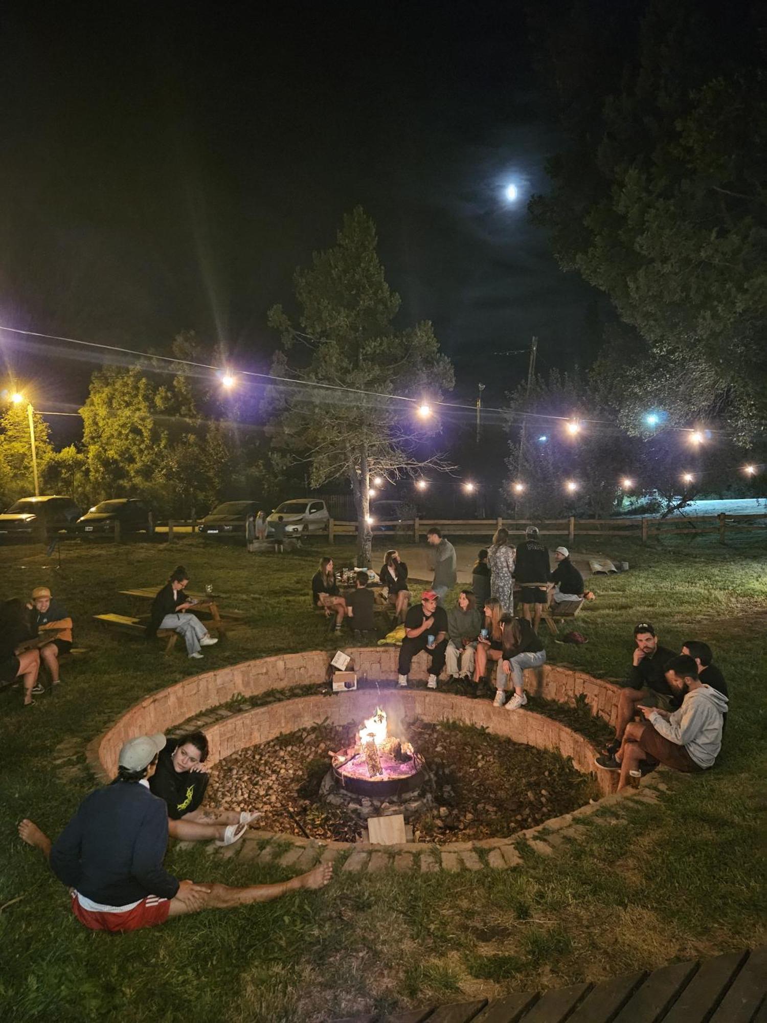 סן קרלוס דה ברילוצ'ה Hostel Capsula Refugio Oeste מראה חיצוני תמונה